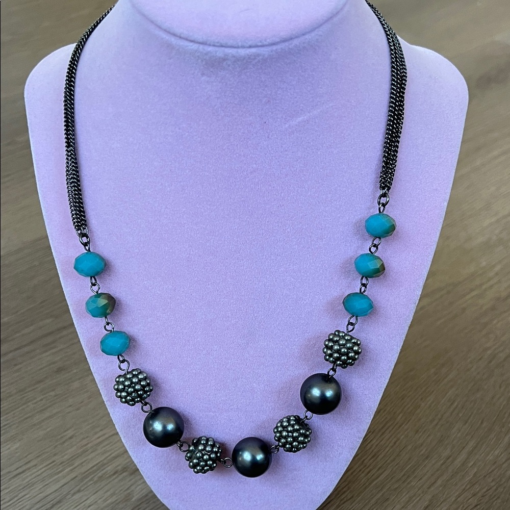 Chic Black and Green Beaded Necklace